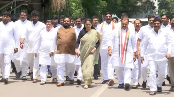 Ponnam: ఈ విషయంలో కేంద్రానికి తెలంగాణనే  రోల్ మోడల్ : పొన్నం ప్రభాకర్‌