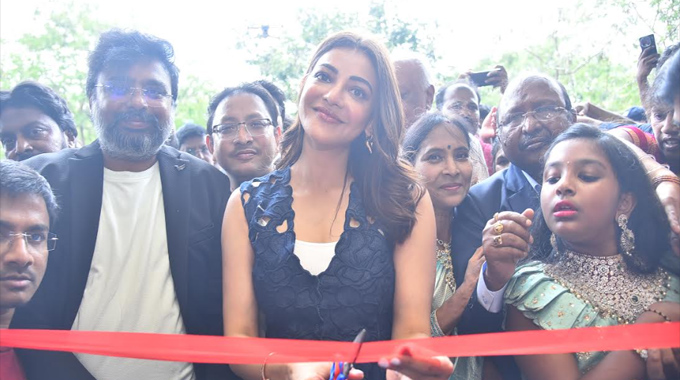 Kajal Aggarwal: ‘గోకులం సిగ్నేచర్ జూవెల్స్’ సరికొత్త షోరూమ్ ప్రారంభోత్సవం Kajal Aggarwal: ‘గోకులం సిగ్నేచర్ జూవెల్స్’ సరికొత్త షోరూమ్ ప్రారంభోత్సవం