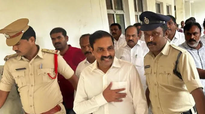 Kakani Govardhan Reddy: కేరళా నుంచి బెంగ‌ళూరు వరకు.. కాకాణి అరెస్టు మిస్ట‌రీ