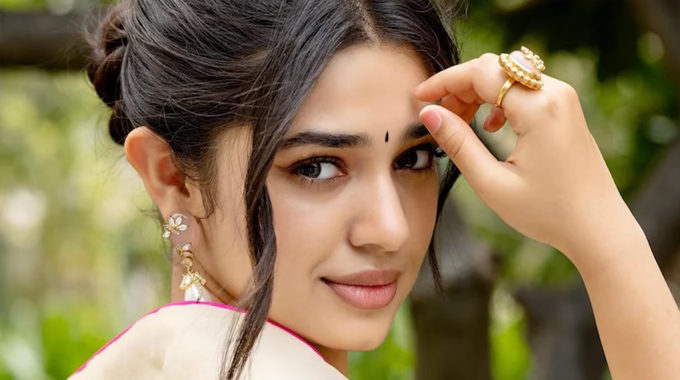 Krithi Shetty: అప్పుడు చైల్డ్ ఆర్టిస్టే ఇప్పుడు హీరోయిన్