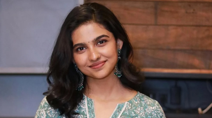 Mamitha Baiju: వ‌రుస ఆఫ‌ర్ల‌తో బిజీగా ప్రేమ‌లు బ్యూటీ