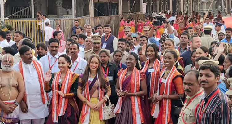 Yadagirigutta: యాదగిరిగుట్టను సందర్శించిన ప్రపంచ సుందరీమణులు