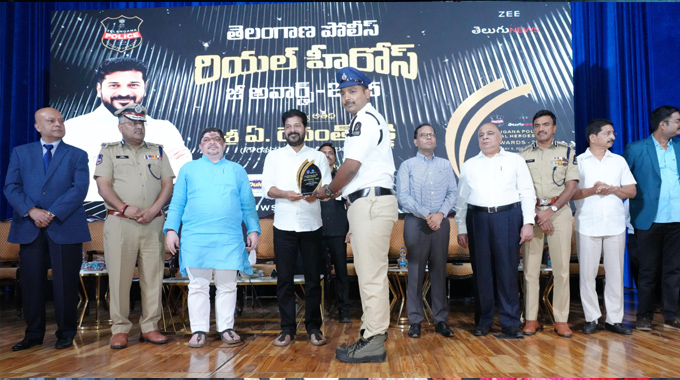Zee Awards: జీ అవార్డ్స్-2025 కార్యక్రమంలో ముఖ్యమంత్రి రేవంత్ రెడ్డి స్పీచ్ స్క్రోలింగ్ పాయింట్స్