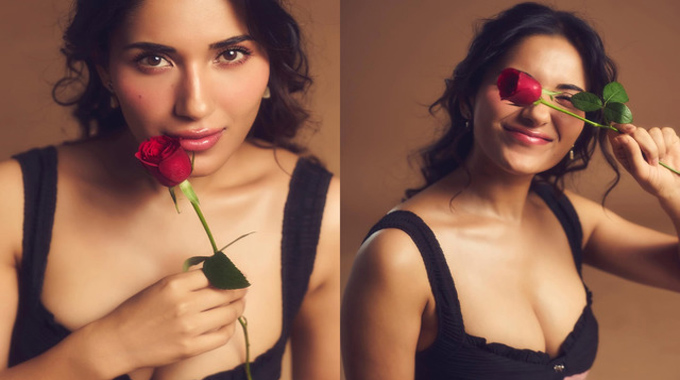 Ruhani Sharma: ఎర్ర గులాబీతో కవ్విస్తోన రుహానీ శర్మ Ruhani Sharma: ఎర్ర గులాబీతో కవ్విస్తోన రుహానీ శర్మ