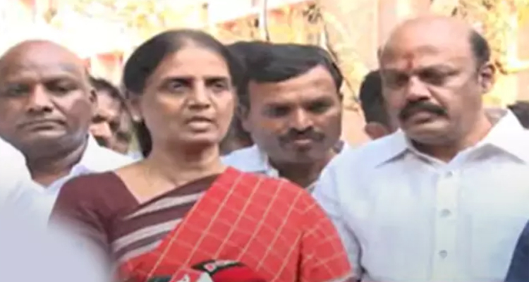 Sabitha Indra Reddy : 12 ఏండ్లుగా ఎన్నో అవమానాలు కానీ.. ఈ రోజు : ఎమ్మెల్యే సబితా