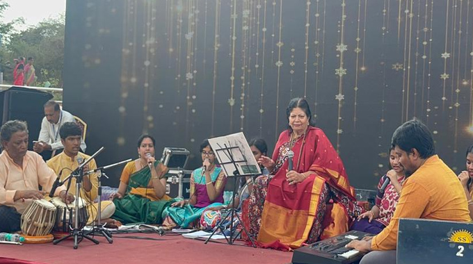Dr. Shobha Raju: కాళేశ్వరం సరస్వతి పుష్కరాల్లో శోభా రాజు “సరస్వతి” గానం