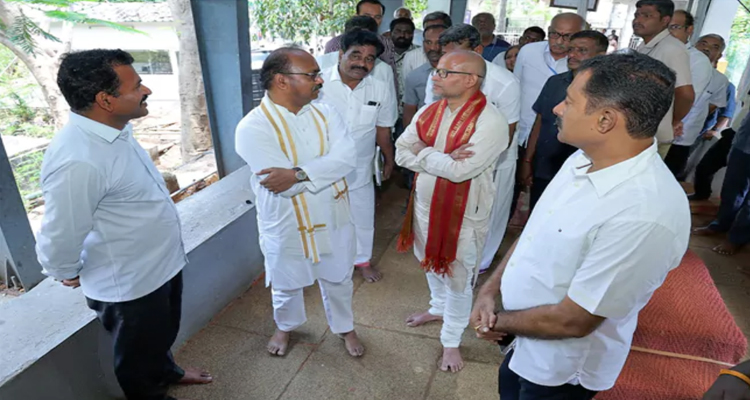 Tirumala:  శ్రీవారి మెట్ట మార్గంలో భక్తులకు … మెరుగైన సౌకర్యాలు : టీటీడీ ఈవో