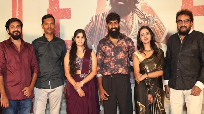 Terachapa: కార్తీక్ రత్నం, దర్శకుడు మ్యాగీ చేతులు మీదగా “తెరచాప” టీజర్ లాంచ్ Terachapa: కార్తీక్ రత్నం, దర్శకుడు మ్యాగీ చేతులు మీదగా “తెరచాప” టీజర్ లాంచ్