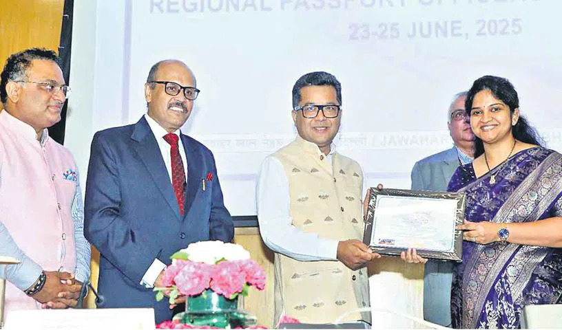 Passport : హైదరాబాద్ పాస్‌పోర్టు కార్యాలయానికి పురస్కారం