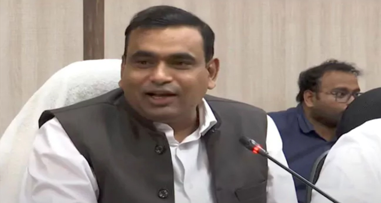 MP Chamala:  ఆయన లేరు కాబట్టి కేటీఆర్‌ ఏమైనా చేస్తారు :  ఎంపీ చామల