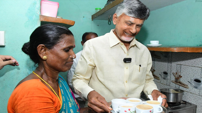 Chandra Babu: గిరిజనుల మధ్యలో చంద్రబాబు నెక్స్ట్ టీ..