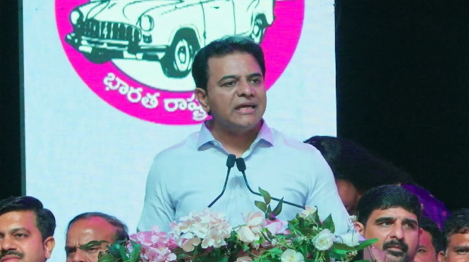BRS: డల్లాస్లో ఘనంగా బీఆర్ఎస్ రజతోత్సవ వేడుకలు.. హాజరైన కేటీఆర్, ఇతర నాయకులు BRS: డల్లాస్లో ఘనంగా బీఆర్ఎస్ రజతోత్సవ వేడుకలు.. హాజరైన కేటీఆర్, ఇతర నాయకులు