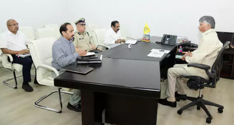 Chandrababu: ఈ విషయంలో పోలీసులకు పూర్తి స్వేచ్ఛ :  సీఎం చంద్రబాబు