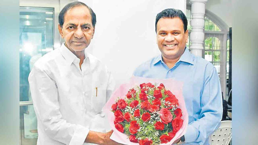 Mahesh Bigala: మహేశ్‌ బిగాలను ప్రత్యేకంగా అభినందించిన కేసీఆర్‌