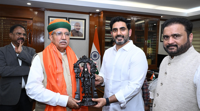 Nara Lokesh: కేంద్ర న్యాయశాఖ మంత్రి అర్జున్ రామ్ మేఘవాల్ తో లోకేష్ భేటీ