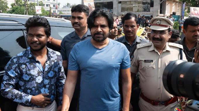 PK: పవన్ కల్యాణ్ చేతుల మీదుగా విజయవాడలో ‘సెలూన్ కొనికి’ లాంచ్