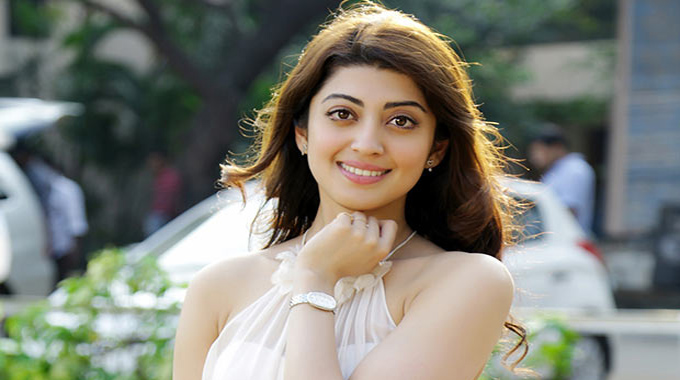 Pranitha Subhash: పిల్ల‌ల కోస‌మే ఇండ‌స్ట్రీలోకి రావ‌డం లేదు