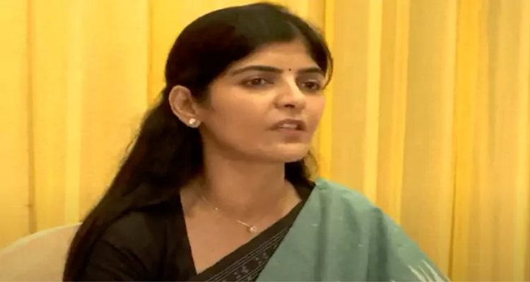 Rayapati: వారికి శిక్ష పడాల్సిందే :  రాయపాటి శైలజ