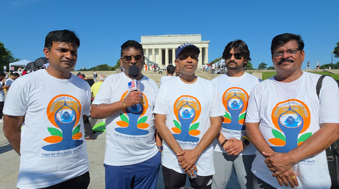 Yoga: వాషింగ్టన్ డీసీ లింకన్ మెమోరియల్ వద్ద అంతర్జాతీయ యోగా దినోత్సవం