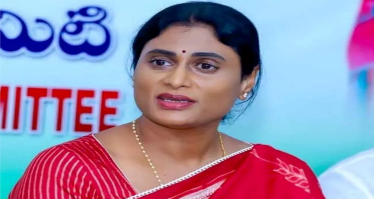 Sharmila: కుటుంబ రాజకీయాల పై షర్మిల ఆవేదన.. Sharmila: కుటుంబ రాజకీయాల పై షర్మిల ఆవేదన..