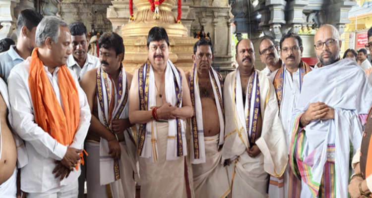 Bhadrachalam: రాములోరిని దర్శించుకున్న రామచందర్‌ రావు
