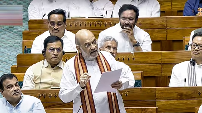 Amith Shah: జైలు కెళితే పీఎం అయినా.. సీఎం అయినా గద్దె దిగాల్సిందే.. ‘రాజ్యాంగ సవరణ’ పై విపక్షాలకు కేంద్రం క్లారిటీ