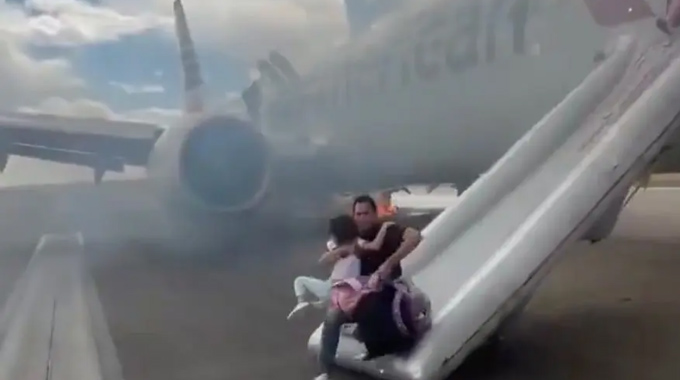 Flight: అమ్మో బోయింగ్, గుప్పిట్లో 173 మంది ప్రాణాలు