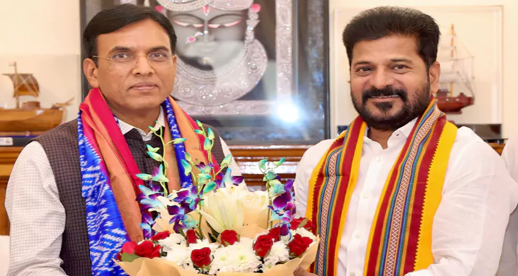 Revanth Reddy:కేంద్రమంత్రి మన్‌సుఖ్‌ మాండవీయతో సీఎం రేవంత్‌  రెడ్డి భేటీ