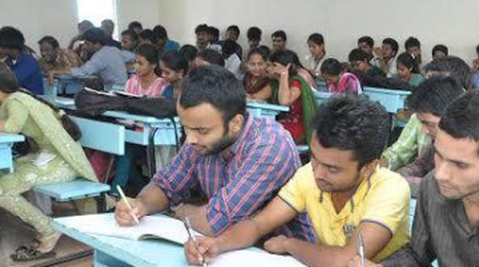 Fee Reimbursement: ఫీజుల పేరుతో ఒత్తిడి వద్దు..కళాశాలలకు ప్రభుత్వ హెచ్చరిక..