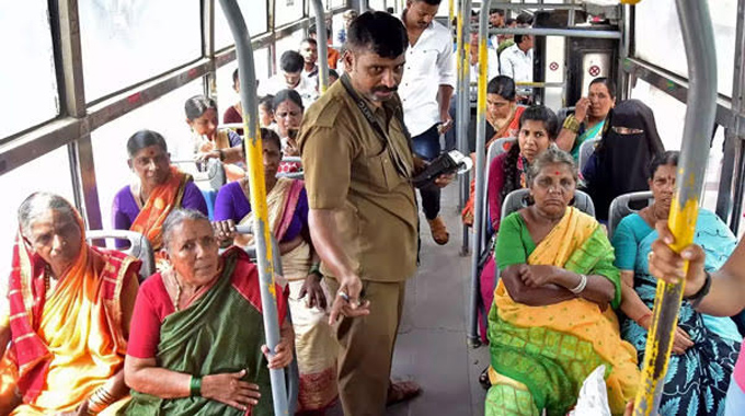 Free Bus Scheme: స్త్రీ శక్తి బస్సులో ఘర్షణ.. సీటు కోసం మొదలైన పోలీసు కేసు దాకా వెళ్ళిన వివాదం