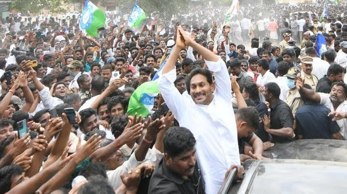YS Jagan: తొలిసారి జనంలోకి రాబోతున్న జగన్…!?