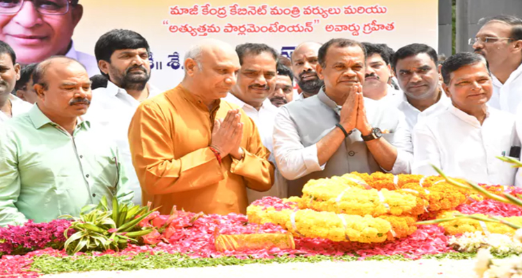 Jaipal Reddy : కేంద్రం ఆయనకు భారతరత్న ఇవ్వాలి  : మంత్రి కోమటిరెడ్డి