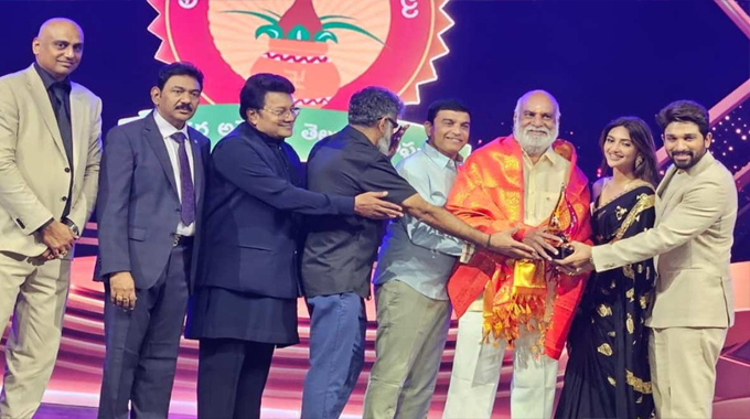 NATS: నా దారిలో సుకుమార్ వచ్చారు. హిట్ ఇచ్చాడు…. నాట్స్ సంబరాల్లో రాఘవేంద్రరావు NATS: నా దారిలో సుకుమార్ వచ్చారు. హిట్ ఇచ్చాడు…. నాట్స్ సంబరాల్లో రాఘవేంద్రరావు