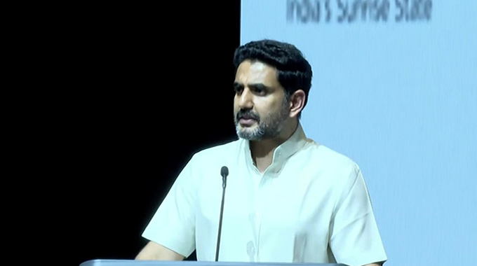 Nara Lokesh: చంద్రబాబు విజన్‌లో భాగంగా స్టీల్, డేటా, ఎనర్జీ రంగాల్లో విప్లవాత్మక మార్పులు..