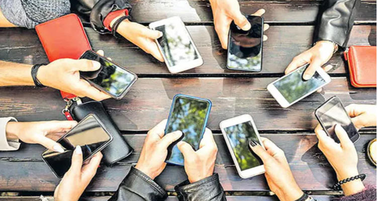 Mobile phones : ప్రపంచంలోనే మూడో స్థానంలో భారత్‌