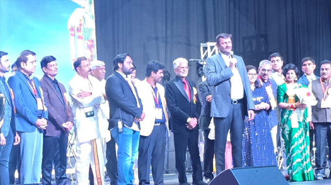 TANA: సినీ ప్రముఖులు నవీన్ ఎర్నేనిని సత్కరించిన తానా TANA: సినీ ప్రముఖులు నవీన్ ఎర్నేనిని సత్కరించిన తానా