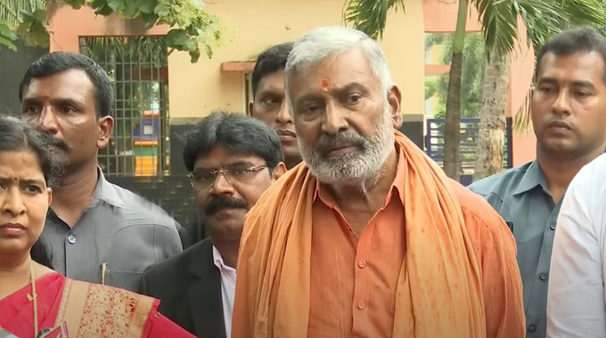 Peddireddy Ramachandra Reddy: రాజమండ్రి జైల్లో మిథున్ రెడ్డి పరామర్శ తర్వాత చంద్రబాబు పై పెద్దిరెడ్డి కీలక వ్యాఖ్యలు..