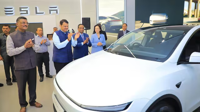 Tesla: భారత్ లోకి టెస్లా ఎంట్రీ.. ముంబైలో తొలి షోరూమ్..