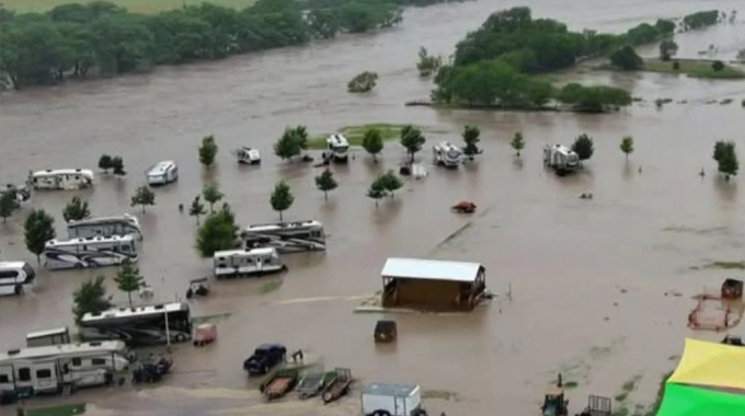 Texas: టెక్సాస్ వరద విషాదం.. 100 దాటిన మృతులు Texas: టెక్సాస్ వరద విషాదం.. 100 దాటిన మృతులు
