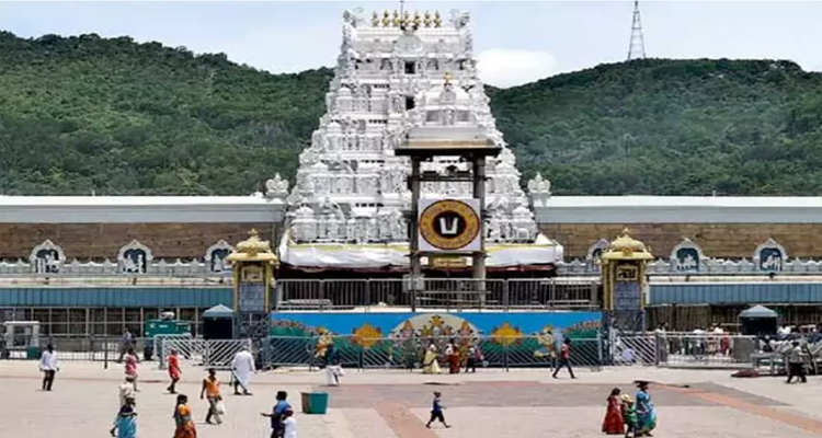 TTD: టీటీడీలో అన్యమత ఉద్యోగులపై చర్చలు.. భక్తుల ఆందోళన..