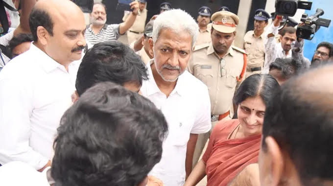 Vallabhaneni Vamsi Says Goodbye To Politics