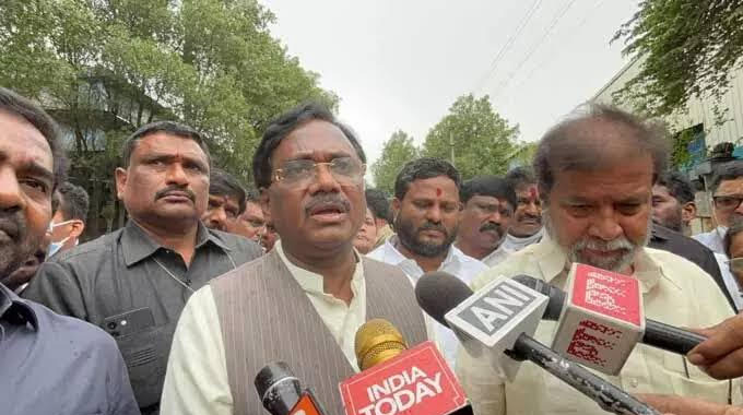 Pashamylaram: కెమికల్ ఫ్యాక్టరీ ప్రమాదంపై హరీష్ రావుకు మంత్రి వివేక్ కౌంటర్