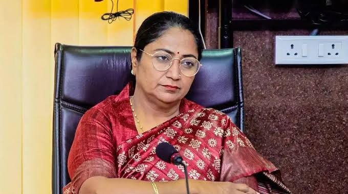 CM Rekha Gupta: ఢిల్లీ సీఎం రేఖా గుప్తాపై దాడి చేసిన యువకుడు.. సీఎం తలకు గాయం!