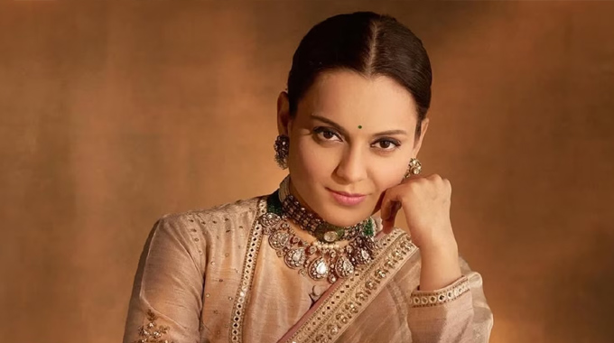 Kangana Ranaut: బాలీవుడ్ హీరోల‌కు మ‌ర్యాద తెలియ‌దు