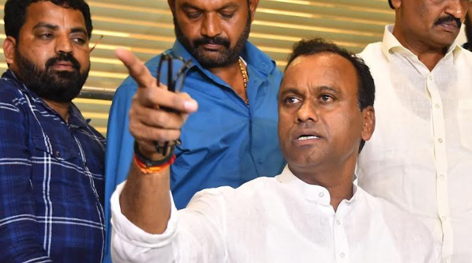 Komatireddy: కోమటిరెడ్డి రాజగోపాల్ రెడ్డి కోపం ఎవరిపైన..?