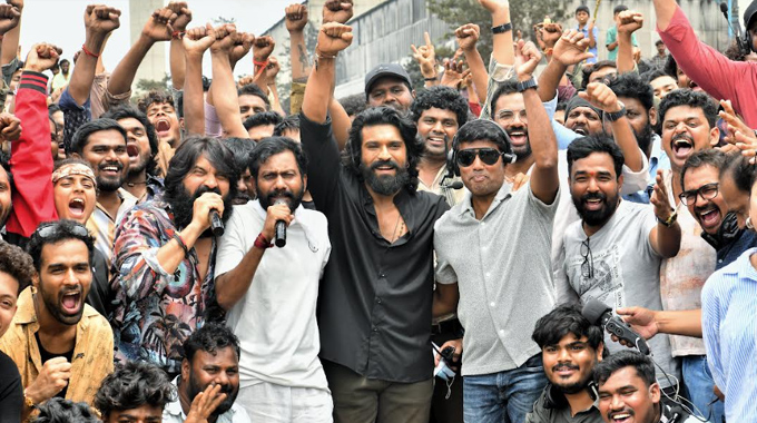 Peddi: ‘పెద్ది’ కోసం మైసూర్లో జానీ మాస్టర్ కొరియోగ్రఫీలో 1000+ మంది డ్యాన్సర్స్ తో సాంగ్ Ram Charans Song For Peddi Under Jani Masters Choreography With 1000 Dancers
