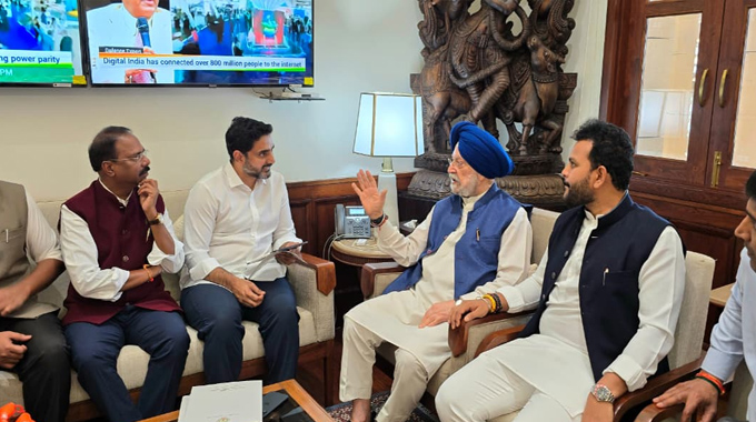 Nara Lokesh: కేంద్ర పెట్రోలియం శాఖ మంత్రి హర్దీప్ సింగ్ పూరితో మంత్రి లోకేష్ భేటీ