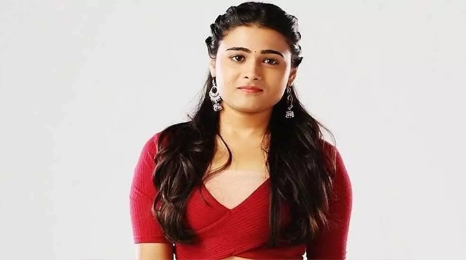 Shalini Pandey: ధ‌నుష్ సినిమాలో అర్జున్ రెడ్డి హీరోయిన్