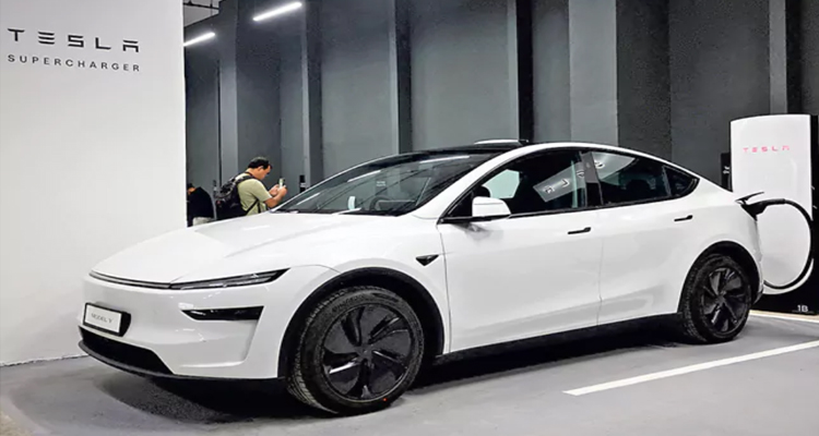 Tesla Showroom : ఢిల్లీ లో టెస్లా షోరూమ్‌ ప్రారంభం
