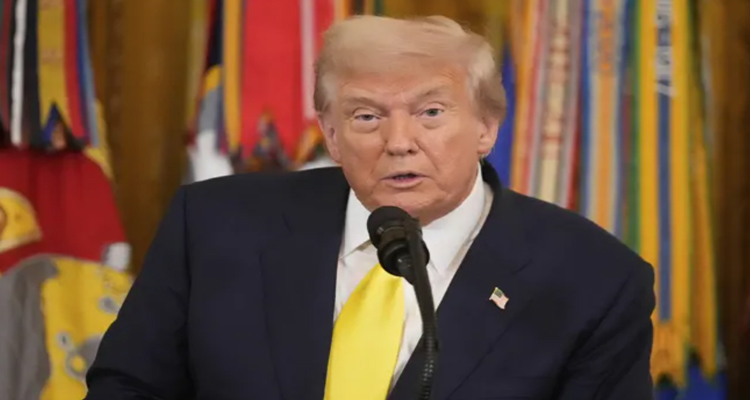Donald Trump: భారతీయులకు గడ్డు కాలం, ట్రంప్ మరో సంచలన అడుగు..!